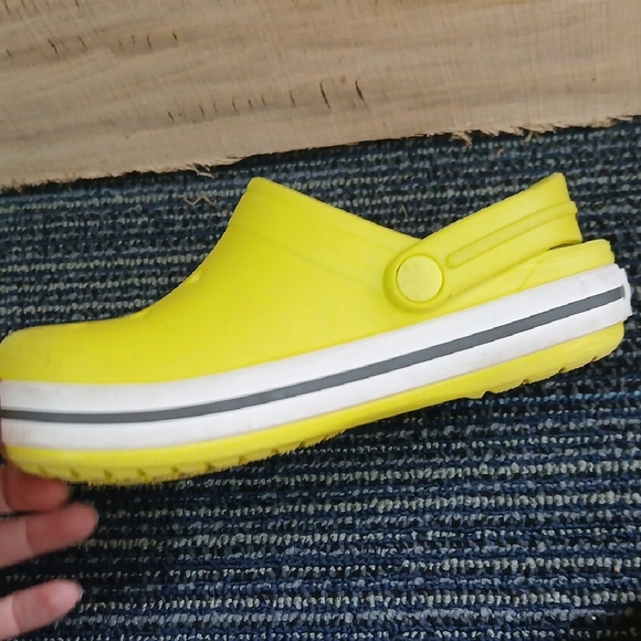 CROCS Kids Bright Yellow Water Shoes - Picture 4 of 7